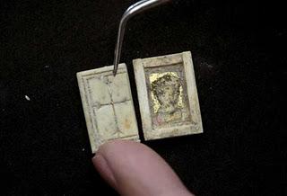 Des archéologues israéliens trouvent une minuscule relique chrétienne