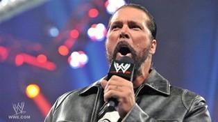 Diesel explique aux fans de catch pourquoi il a attaqué Triple H avec une masse