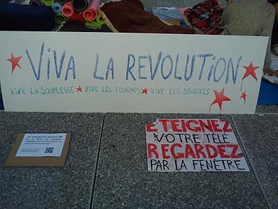 Yes we camp! Les indignés de La Defense