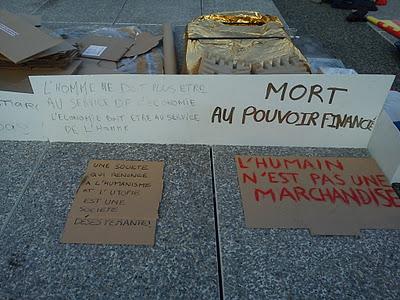 Yes we camp! Les indignés de La Defense