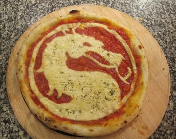 mortal kombat pizza 600x474 Mortal Pizza !