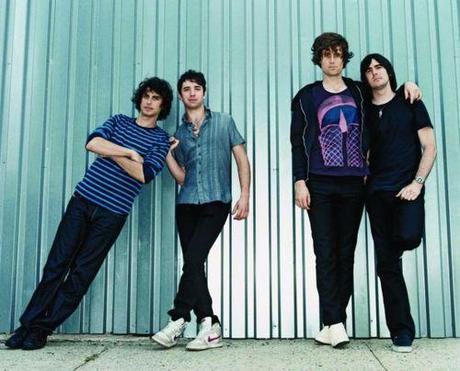 « In Love Divine », le bonus de The Rapture en écoute « In Love Divine », le bonus de The Rapture en écoute