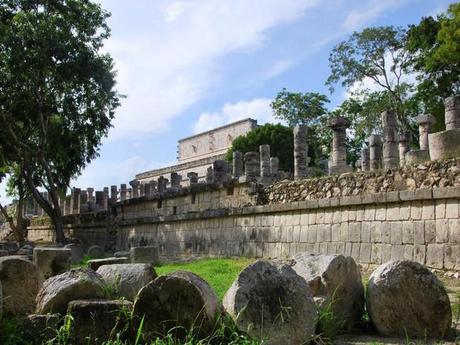 Le temple aux mille colonnes dans le site de Chichén Itzá dans le Yucatán, au Mexique