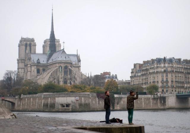 FLY CASTING IN PARIS – LES ROIS DU LANCER A PARIS