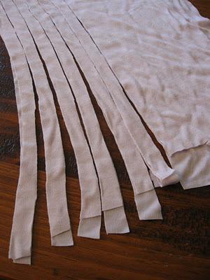 Éco-Tuto: Fabriquer des pompoms avec des t-shirts recyclés Éco-Tuto: Fabriquer des pompoms avec des t-shirts recyclés