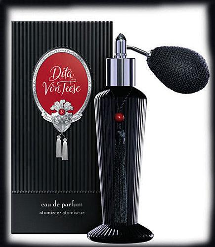 dita-von-teese-femme-totale-fragrance2011_ead-de-parfum.jpg