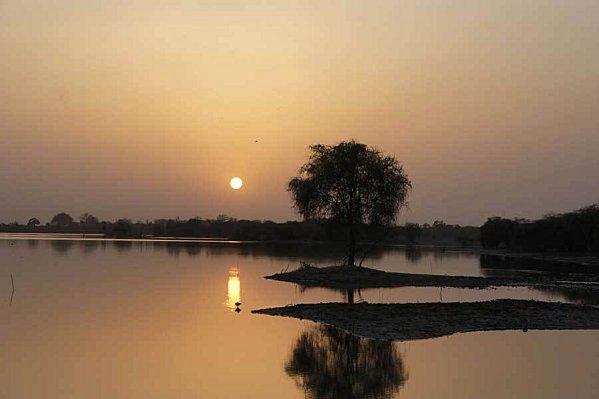 coucher soleil plan d eau