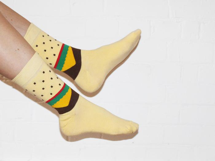 Good as... Lazy Oaf sort des chaussettes Burger !