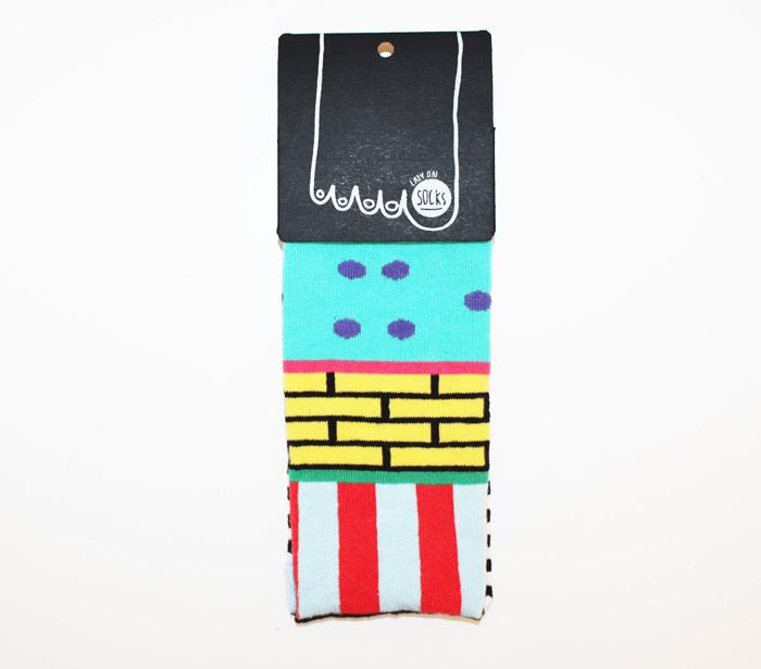 Good as... Lazy Oaf sort des chaussettes Burger !