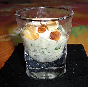 RECETTES DE FETES AMUSES BOUCHES CHANTILLY D EPINARD A LA RICOTTA AMANDES