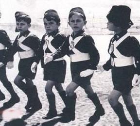 Uniforme : l’UMP travestit la question scolaire