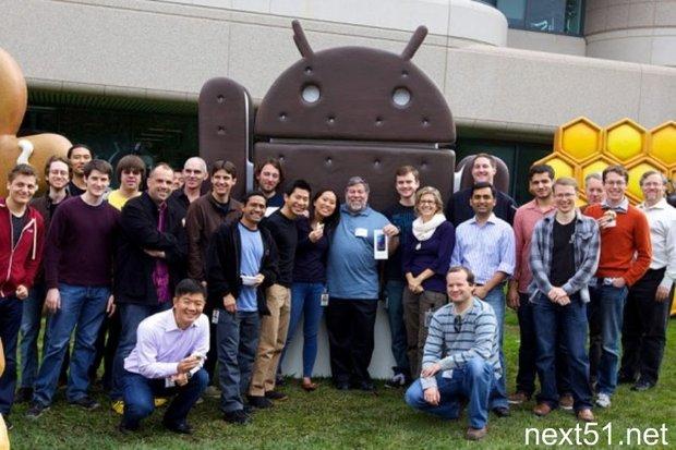 Le co-fondateur d'Apple a reçu son Galaxy Nexus...