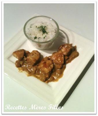 La recette Noix de coco : Poulet au lait de coco et ananas