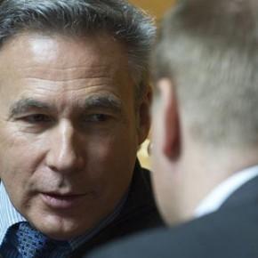 Et hop, encore un UDC éjecté!