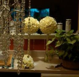 Boules de fleurs mariage: le decor indispensable