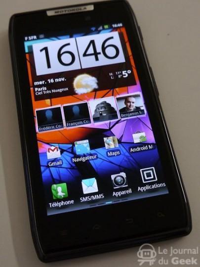 motorola razr live 011 405x540 Test : Motorola RAZR