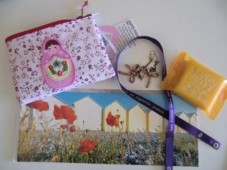 Le swap de Joufflette : les photos récap' ! http://img528.imageshack.us/img528/1740/colisenvoypargalinette.jpg