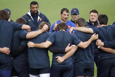 Dans les vestiaires des Rugbymen...