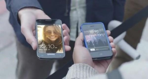 phonetroll 600x322 Samsung fait la queue pour liPhone 4S