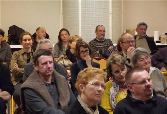 Toute l’assemblée est très concentrée sur les paroles   de Pascal Terracol.  Photo M. N. (CLP)