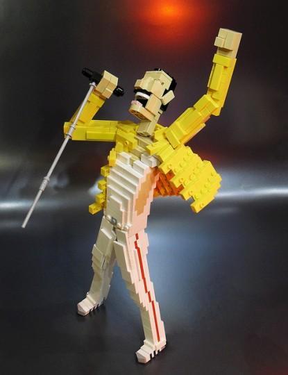 mercury LEGO 415x540 Une version LEGO de Freddie Mercury