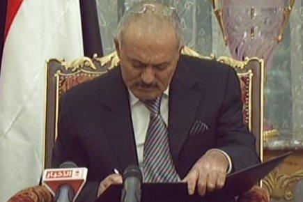 Le régime politique s'écroule au Yémen: Ali Abdallah Saleh quittera le pouvoir d'ici 90 jours