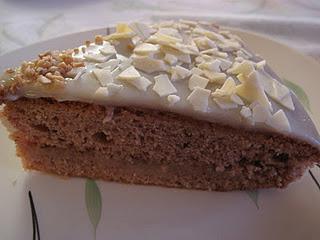 Dessert:Moelleux à la Confiture de Châtaignes, ganache au Chocolat Blanc et Pralin.
