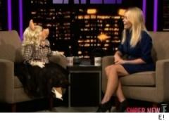 chelsea_lately_111121_miss_piggy.jpg