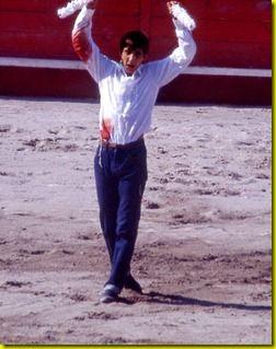 D-AZ1027 - Nimeño - Cite aux banderilles ....en jean!