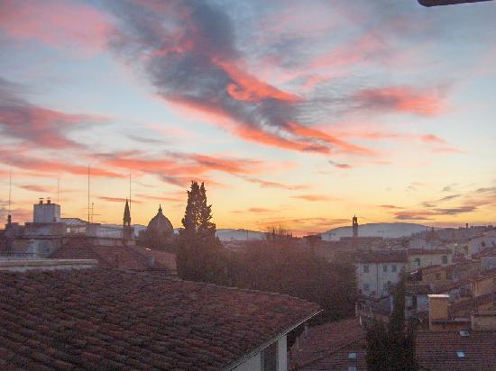 Grand Hotel Villa Medici: lever de soleil sur la ville