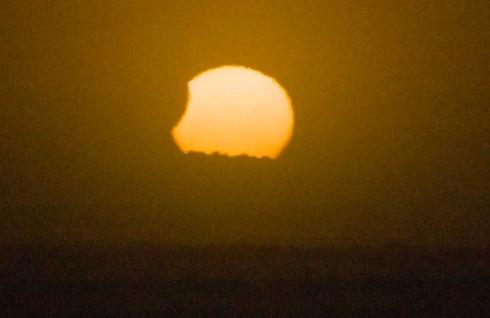 Eclipse partielle du Soleil 25 novembre 2011