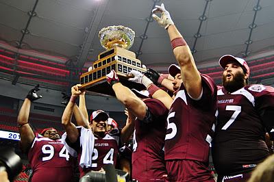 McMaster remporte la Coupe Vanier 41-38 en 2e prolongation