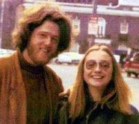 Panique dans le camp Clinton : Hillary la «puppet» de Bill?