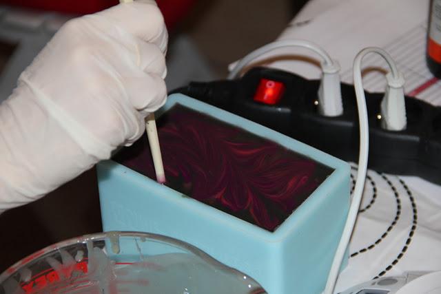 Un atelier chez Kafée :) De beaux marbrages, des chocolats, du thé et du partage...