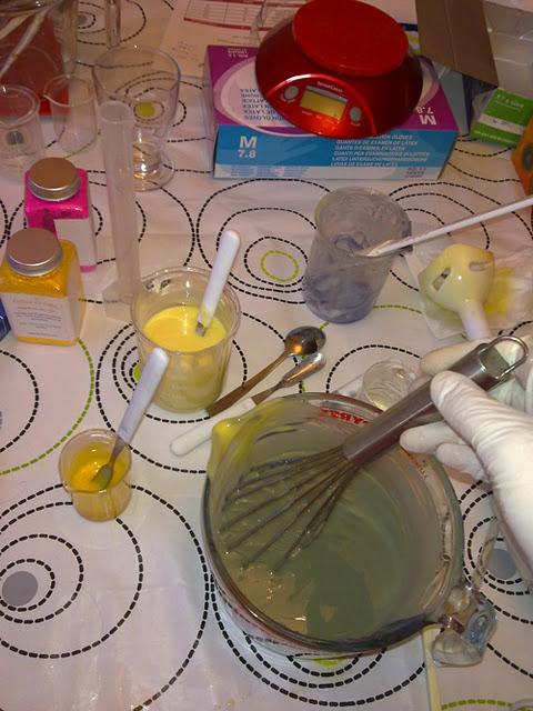 Un atelier chez Kafée :) De beaux marbrages, des chocolats, du thé et du partage...