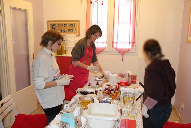 Un atelier chez Kafée :) De beaux marbrages, des chocolats, du thé et du partage...