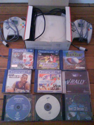 A SAISIR : pack SEGA Dreamcast + jeux + accessoires !!!