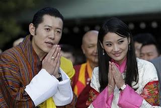 Pendant ce temps-là, le Roi du Bhoutan s'est rendu au Japon...