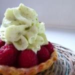 Tartelettes framboises et chantilly au basilic