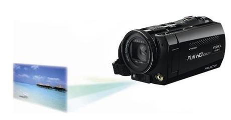 Deux caméscopes abordables intégrant un système de vidéoprojection Deux caméscopes abordables intégrant un système de vidéoprojection