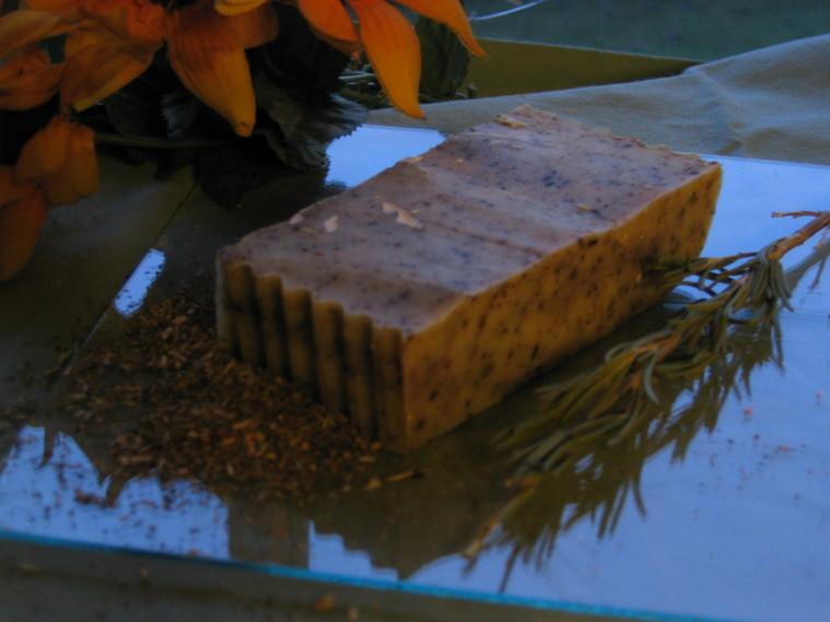 Les huiles essentielles modifient la tonalité vers le haut du systéme respiratoire et augmentent l'immunité