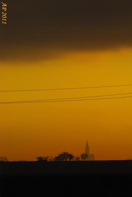 Avant la tempête? / Before the Storm?