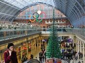 Londres arbre noël, tout LEGO, pleine gare Pancras!