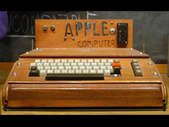 1976 AppleI Flickr Ed Uthman 540x405 Toute lhistoire dApple en photos