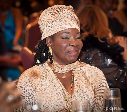 Rita Marley  poursuit son demi-frère pour violation de droits d'auteur