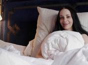 chambre d’hôtel recouverte dessins signés Molly Crabapple