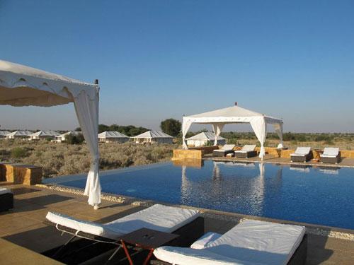 piscine-Hotel-The-Serai-Jaisalmer-paris-Hoosta-Magazine-paris