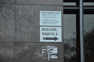 Conditions indignes de l'accueil des étrangers à la préfecture de Bobigny.