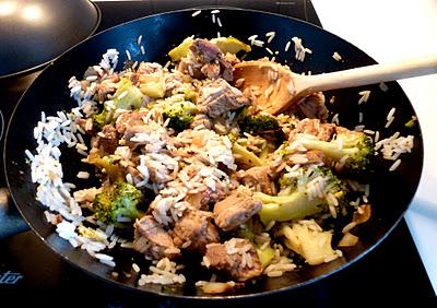 Sauté de porc aux brocolis et noix de cajou