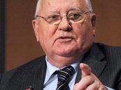 Gorbatchev rallie opposants russes dénonçant fraudes massives élections décembre.